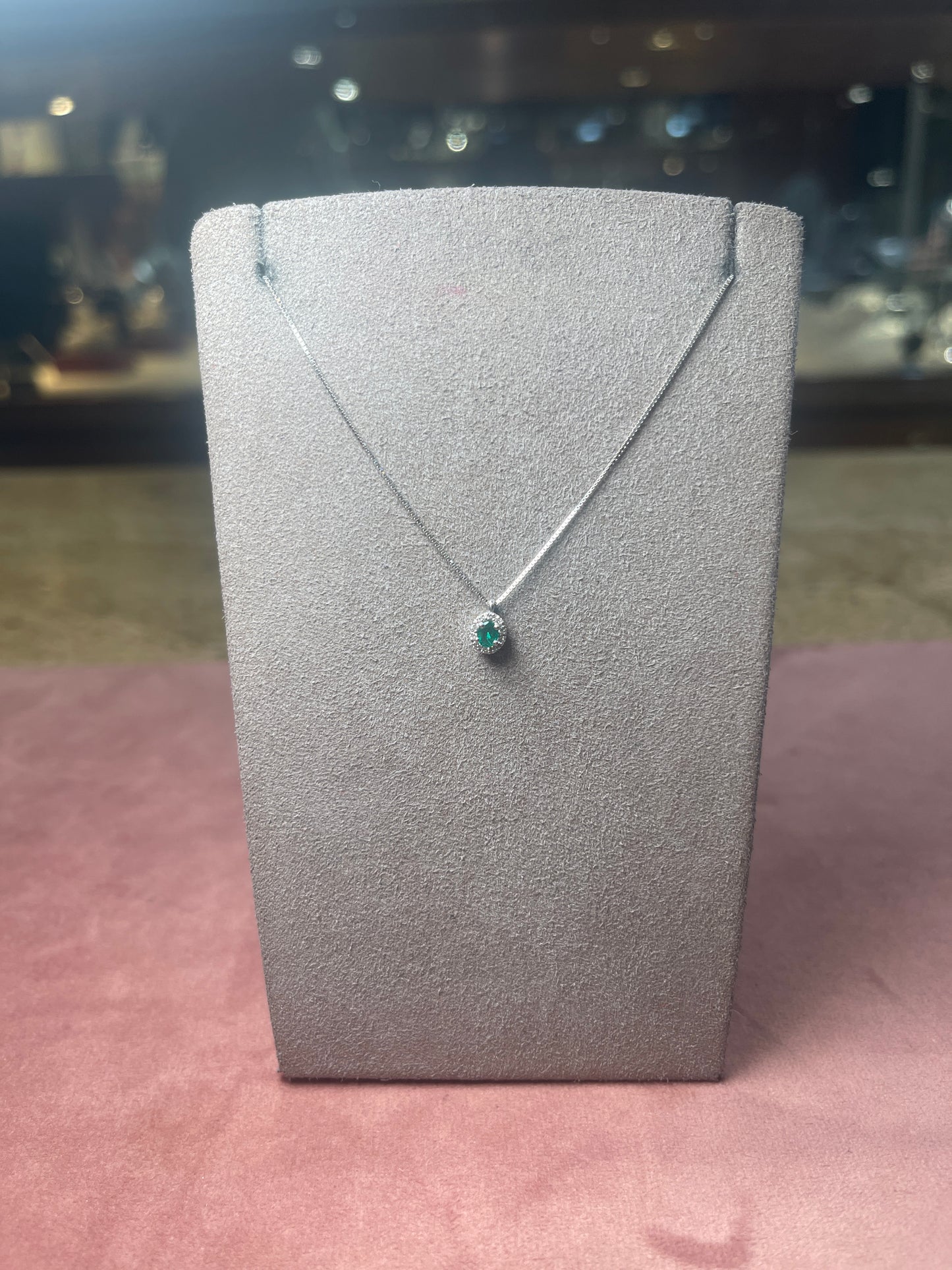 Girocollo con Smeraldo in Oro e Diamanti