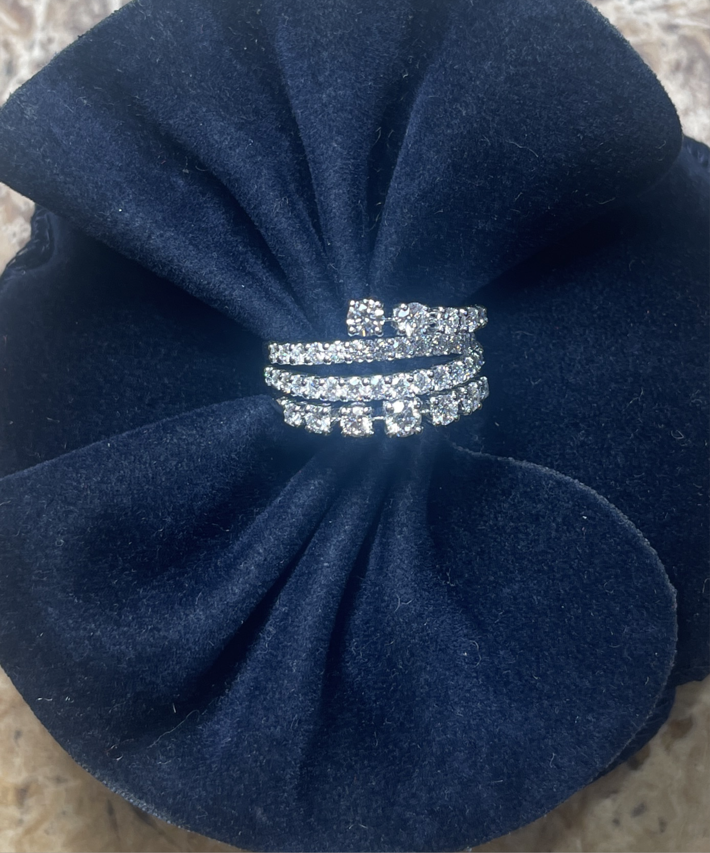 Anello Collezione Glitter in Oro Bianco e Diamanti