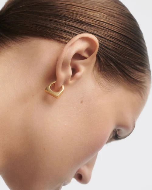NEW YORK SINGLE HOOP EARRING