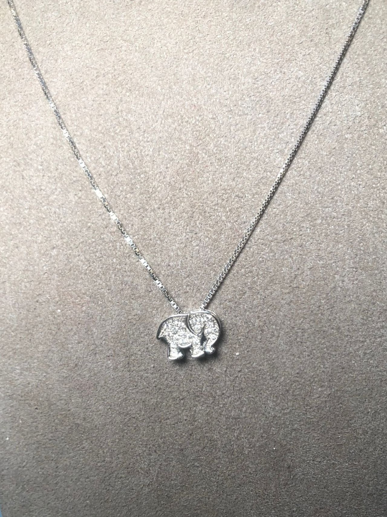 18Kt White Gold and Diamond Elephant Choker