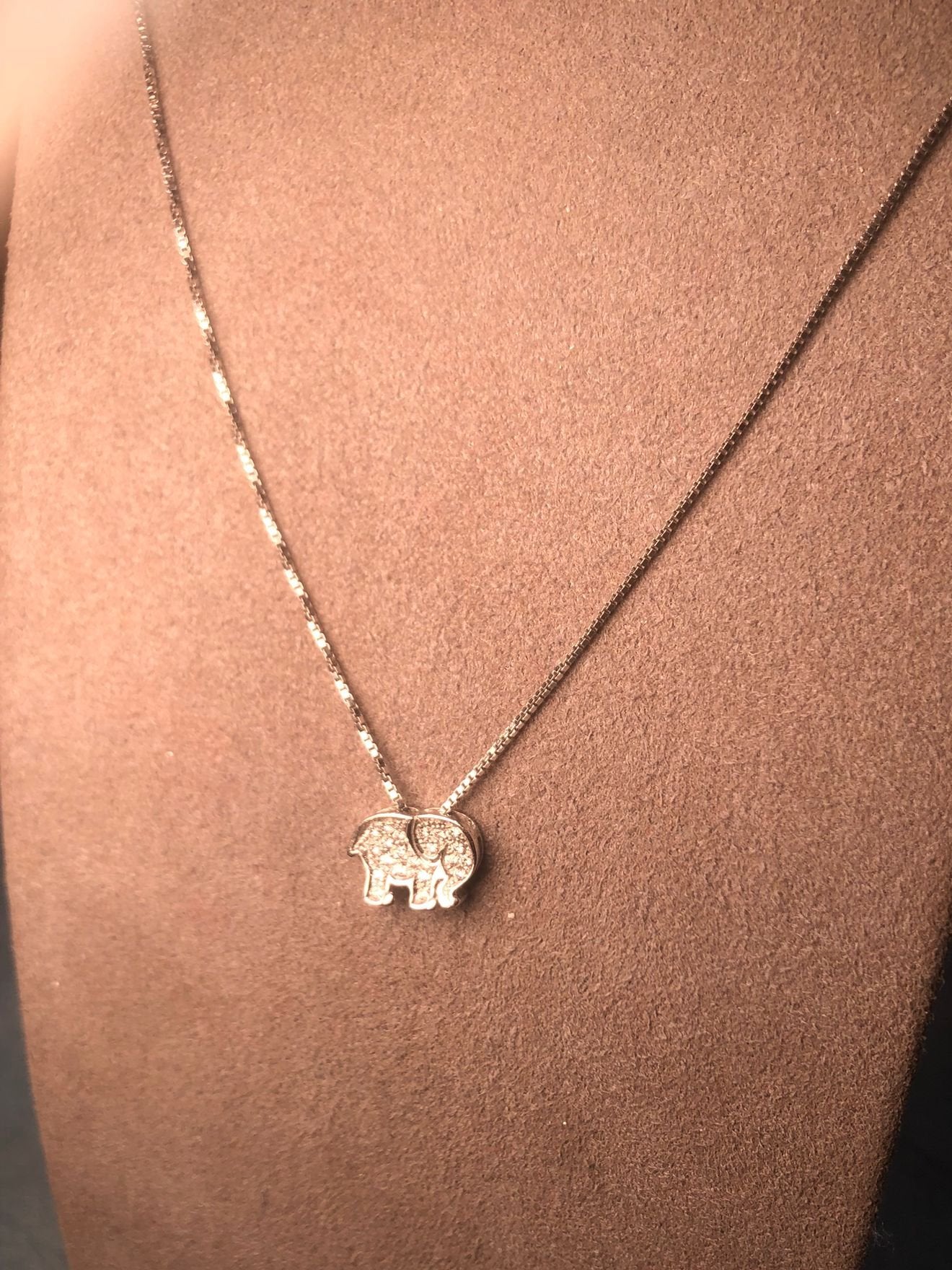 18Kt White Gold and Diamond Elephant Choker
