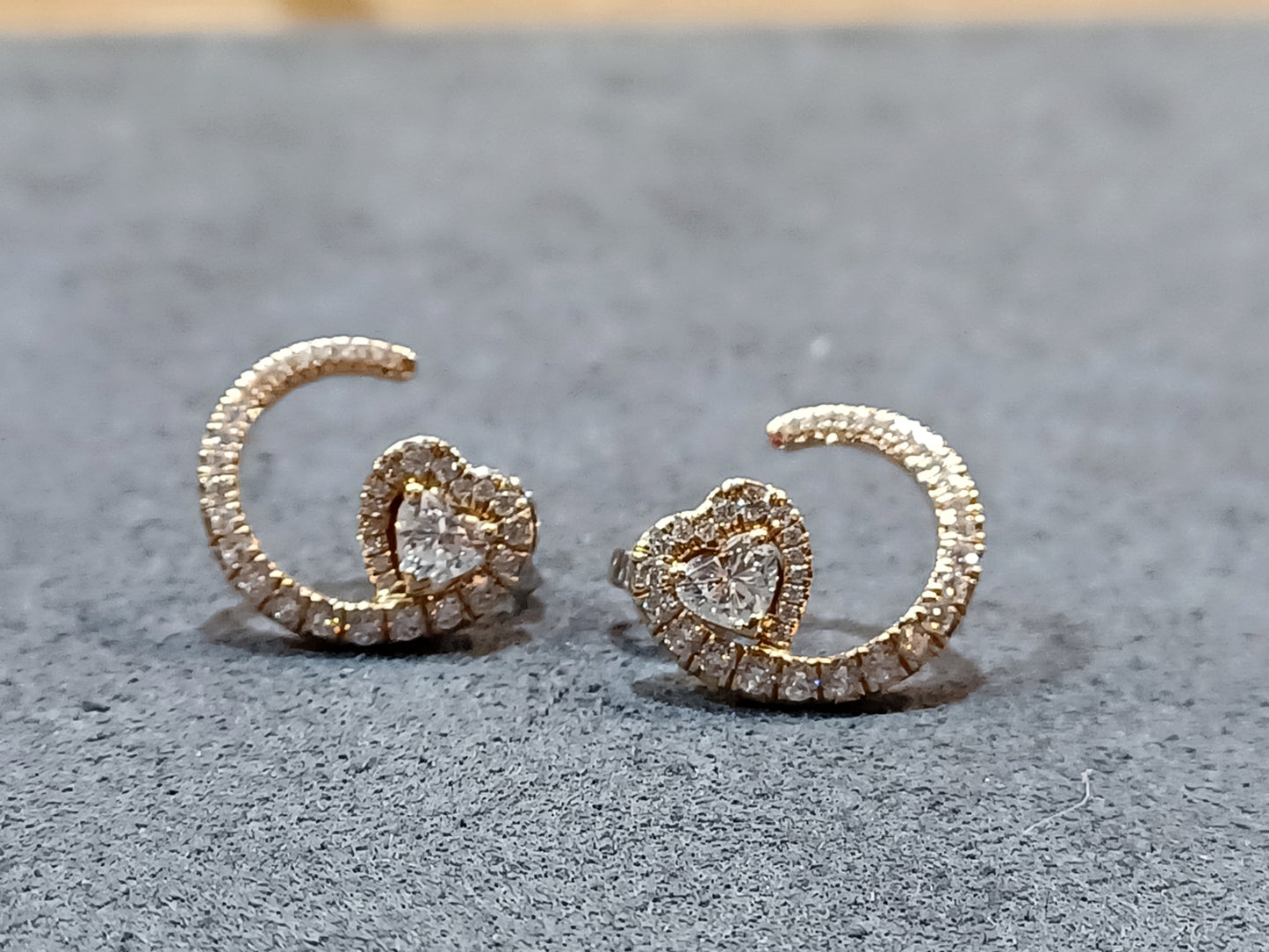 Giorgio Visconti LIKE ME Heart Cut Earrings
