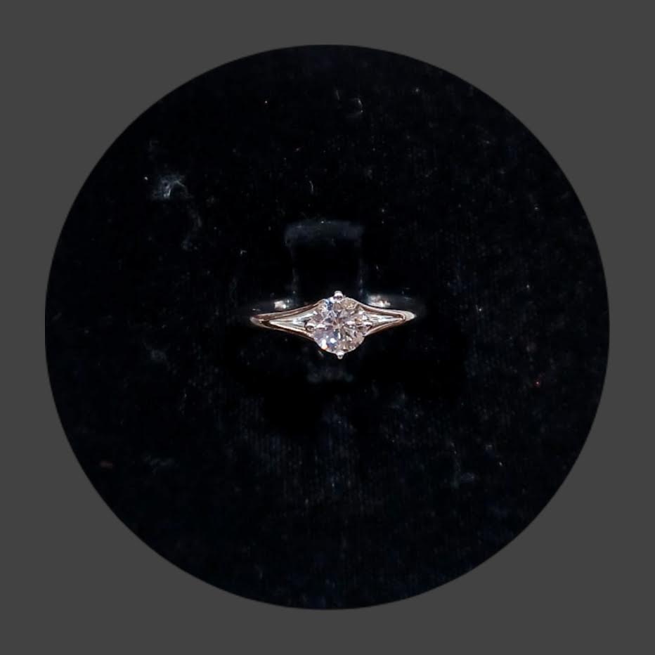 Anello solitario Giorgio Visconti.