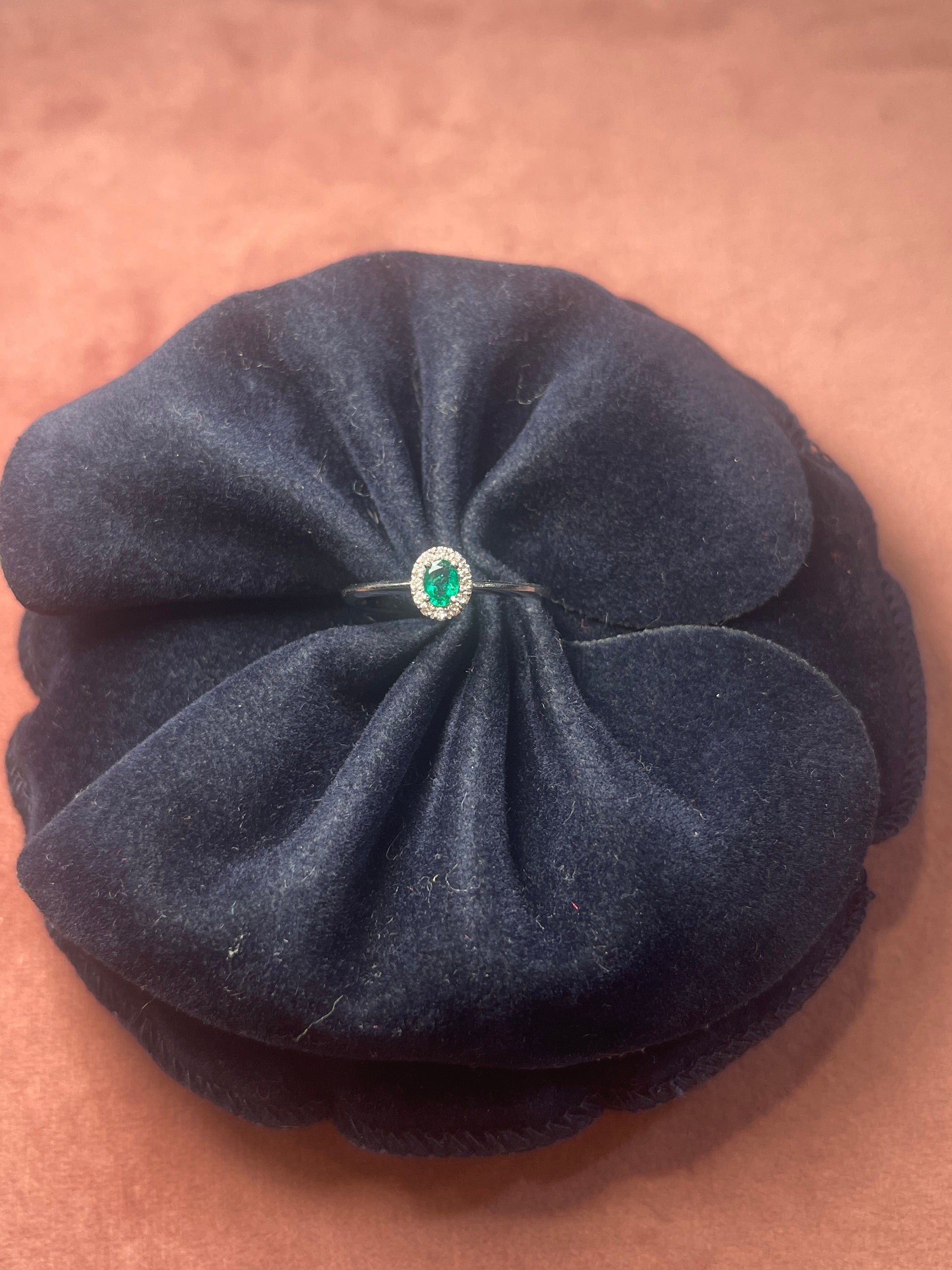 Anello Smeraldo in Oro e Diamanti