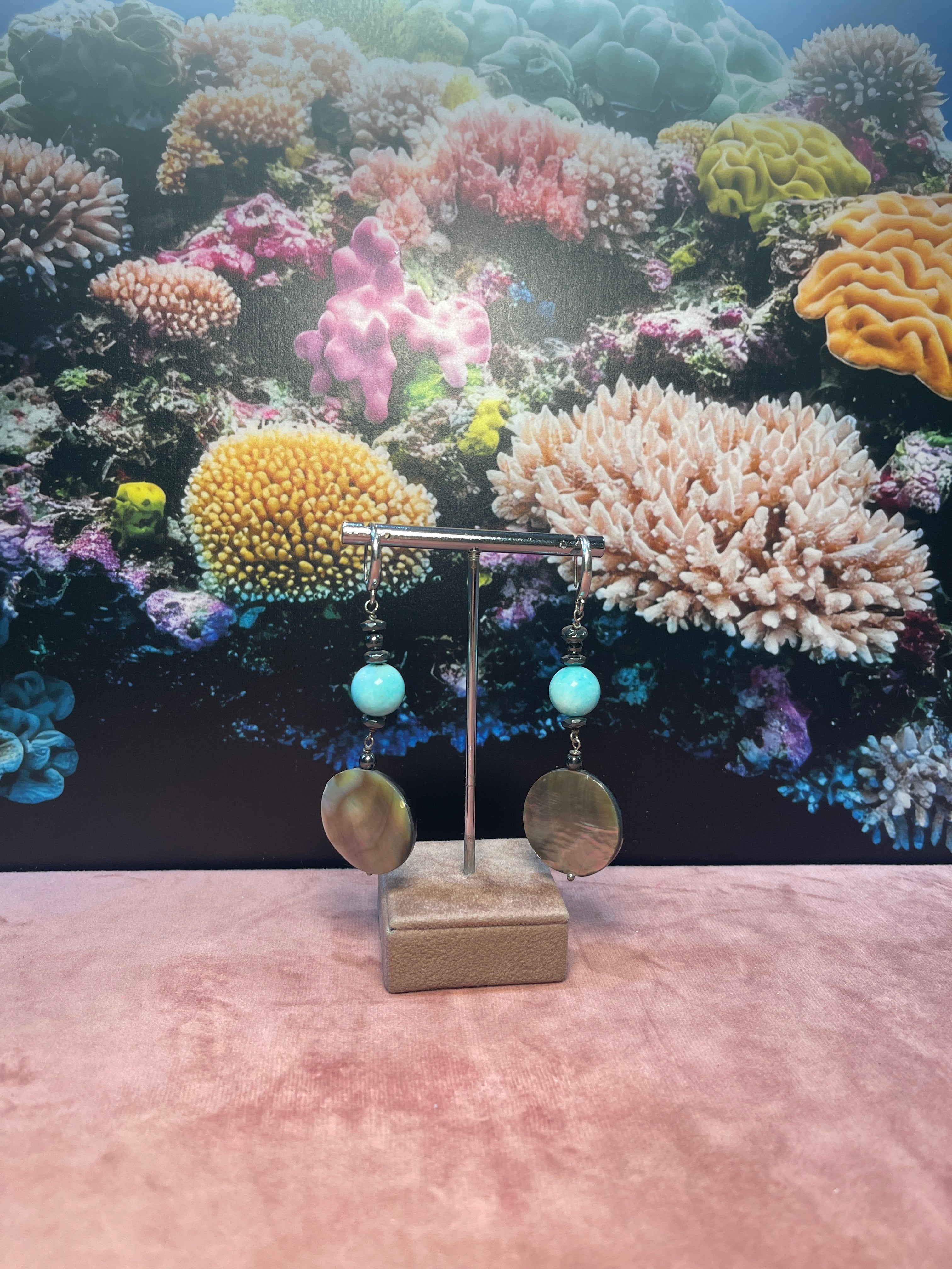 Orecchini con Perla nera,Ematite ed Amazzonite