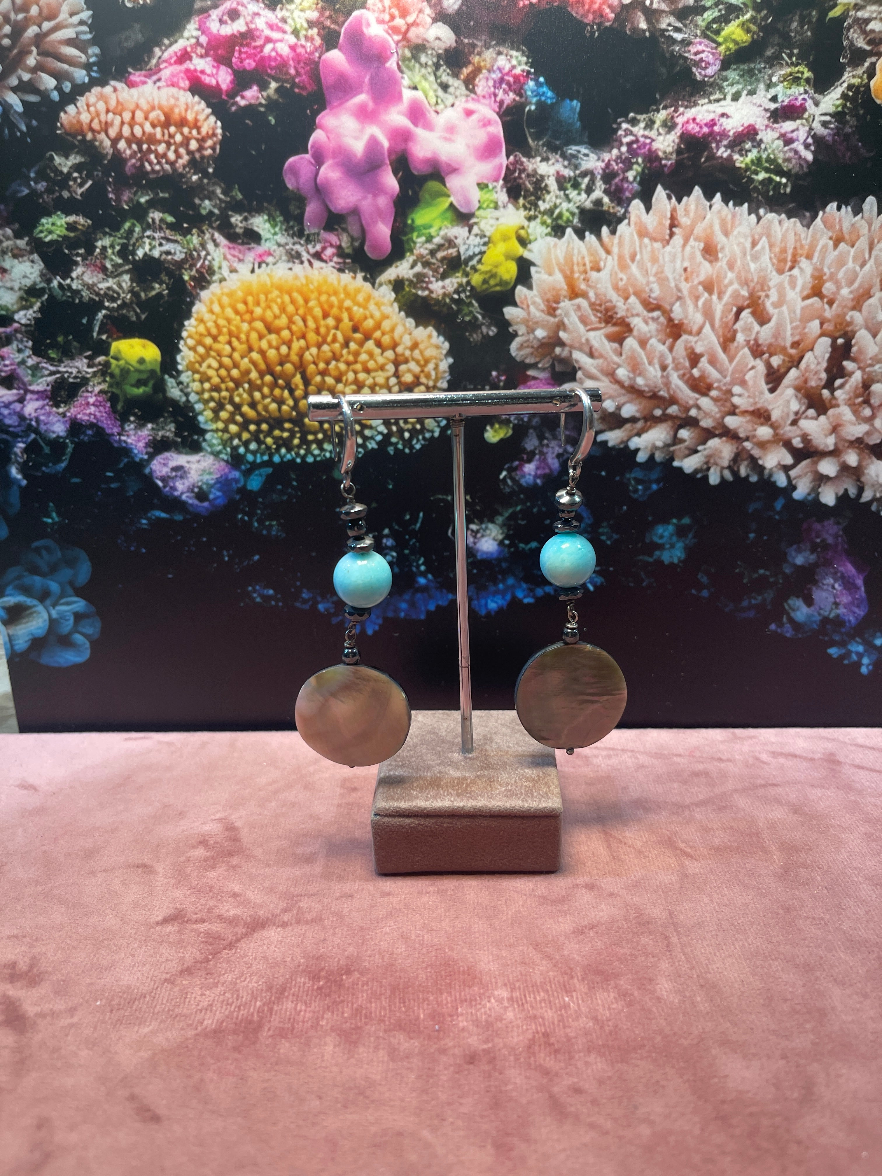 Orecchini con Perla nera,Ematite ed Amazzonite